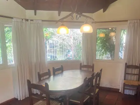 Casa 6 ambientes con 3 baños
