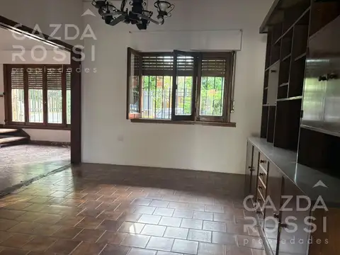 Casa 5 ambientes con 2 baños