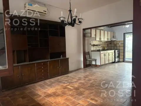 Casa en Venta con 3 cocheras