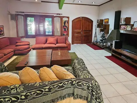 Casa en Venta en Castelar, USD 250.000