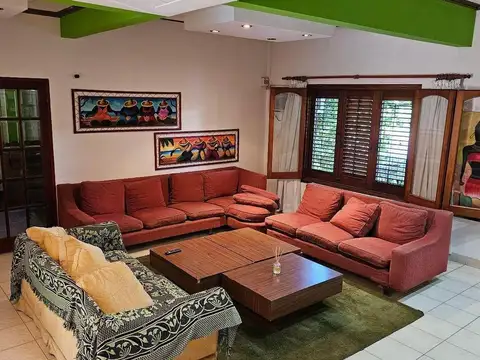 Casa 4 ambientes con 3 baños