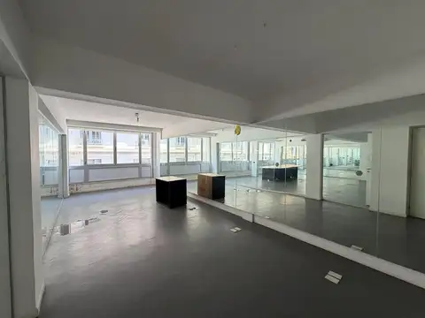 Lavalle 500, Piso 8