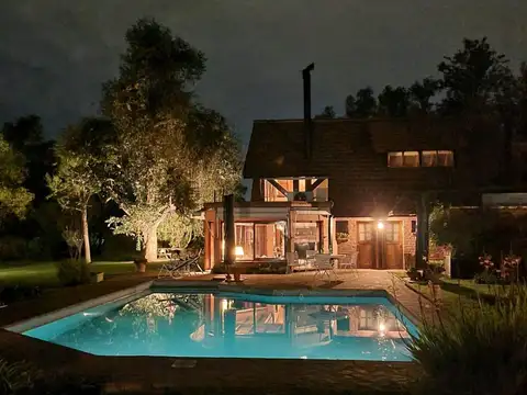 Casa en Venta con 5 cocheras