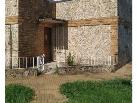 Casa Lote Propio En Esquina - Villa Luzuriaga