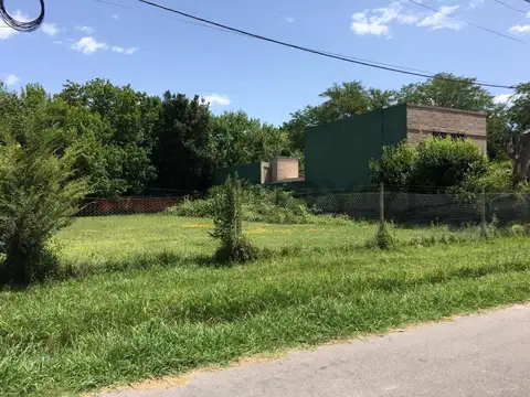 8 entre 472 y 474. Lote de 1154m2. Venta, City Bell.