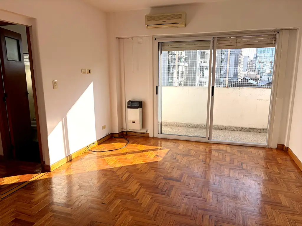Bartolome mite 4300, Piso 4