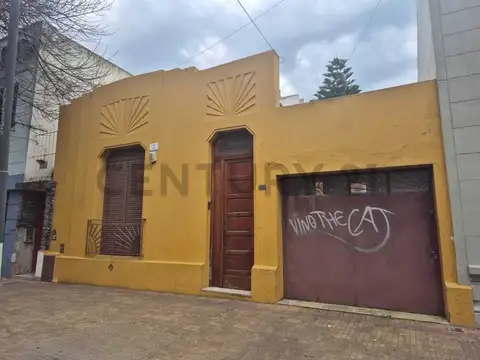 Casa en venta en La Plata a demoler o reciclar