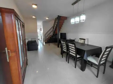 Depto Tipo Casa en Venta de 4 ambientes