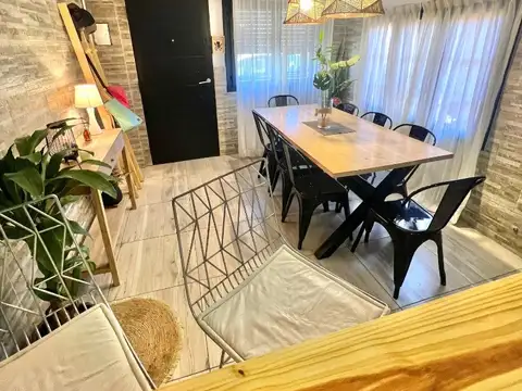 Casa 6 ambientes con 2 baños