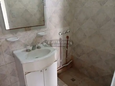 Depto Tipo Casa 2 ambientes con 1 baño