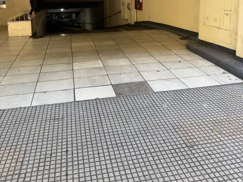 COCHERA EN VENTA EN LA MEJOR ZONA DE RECOLETA