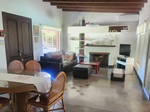 Casa 5 ambientes con 1 baño