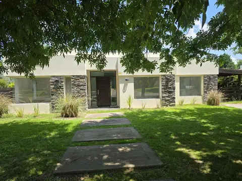 Increíble Casa Muy Espaciosa con Jardín  | Oldman al 700