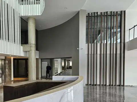 Oficina en Alquiler con 43 cocheras