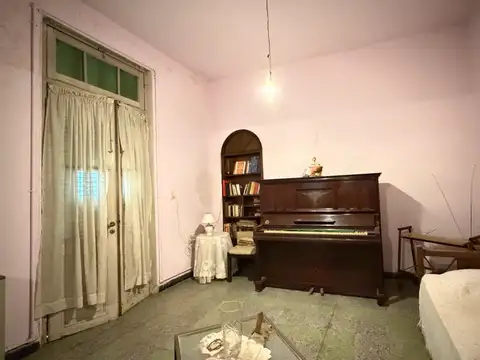 Casa 5 ambientes con 2 baños