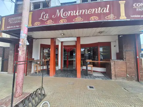 Local + Departamento de tres ambientes a refaccionar