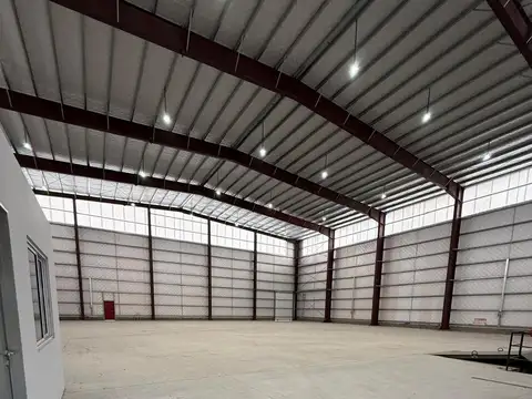 ALQUILER | GALPÓN A ESTRENAR EN PARQUE INDUSTRIAL LOS CARDALES