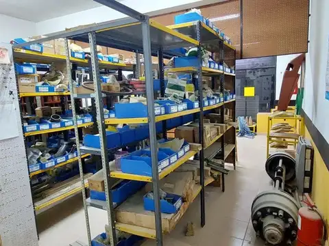 VENTA GALPÓN, LOCAL y DPTO CON 3 DORMITORIOS