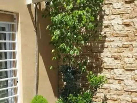 Dr. Pedro Ignacio Rivera 2867