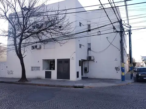 Venta departamento 1 dormitorio con balcón – Arroyito – Muy buen estado