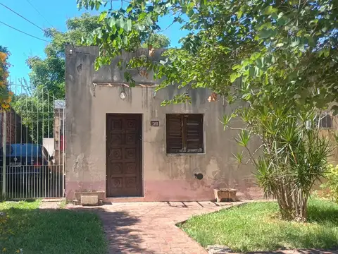 Casa 2 dormitorios a metros de Diagonal, Barranqueras