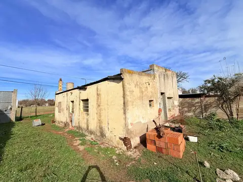 Casa 4 ambientes con 1 baño