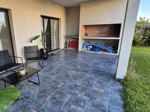 Casa en Venta en Pilar del Este - San Ramiro, USD 180.000
