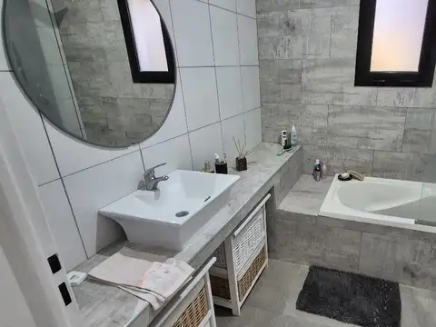 Casa Venta 4 Ambientes en San Ramiro - Pilar del Este