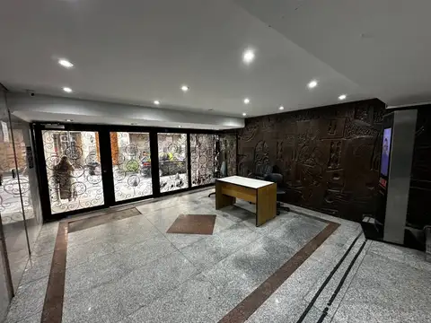 Esmeralda 800, Piso 4