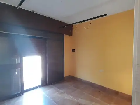 Local en Alquiler en Villa Luzuriaga, $ 280.000
