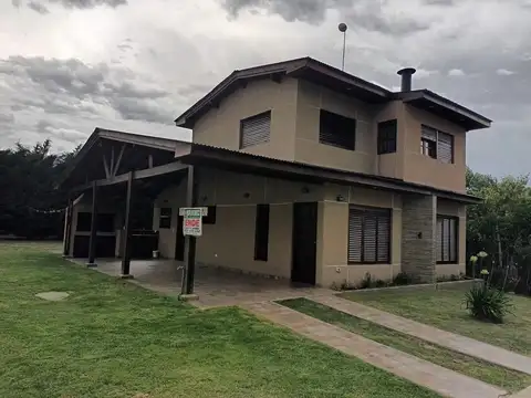 Chalet 4 ambientes barrio privado lomas de miramar