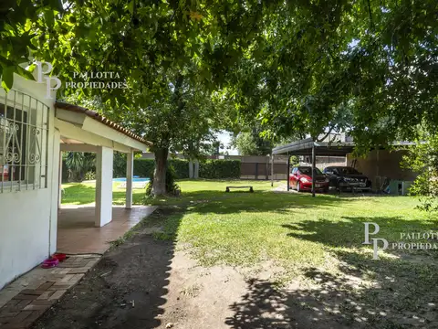 Casa en Venta con 2 cocheras