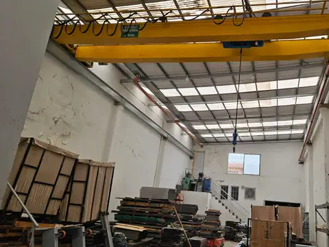 Galpon en Venta 35  mts Fondo