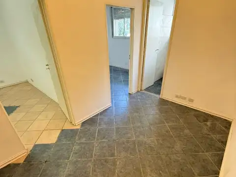 2 AMB PB C/BAJAS EXPENSAS,45 MTS TOT, AL FRENTE,COC INDPTE, PEQ. PATIO CUBIERTO C/ESP. P/LAVARROPA