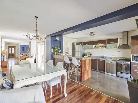 Casa en Venta con 1 cochera