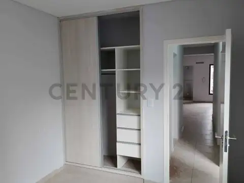 J Benielli 100, Piso 0