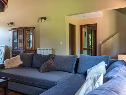 Casa en Venta con 4 cocheras