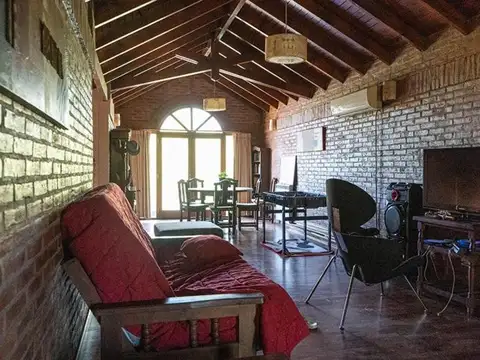 Casa en Venta en Manuel B Gonnet, USD 298.000