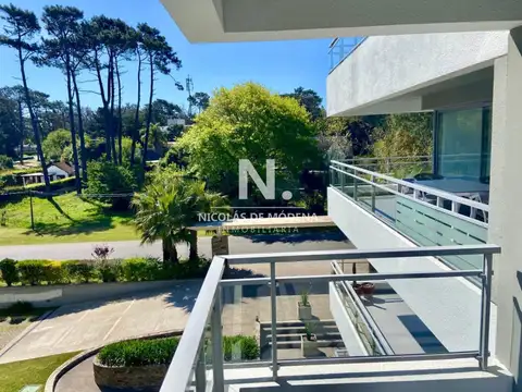 En venta apartamento de 2 dormitorios en Ricon del indio con Balcon doble