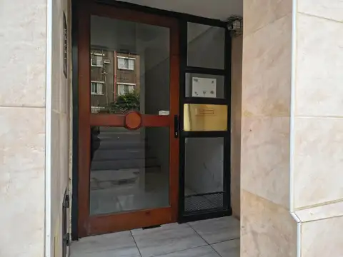Departamento con amplios ambientes en Banfied