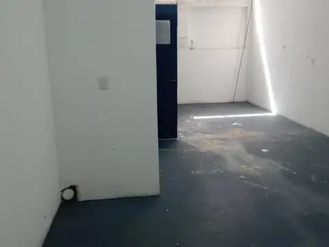 Local en Venta Via Púb.