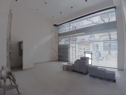 Amplio LOCAL a ESTRENAR con doble altura, toilette, cocheras en Monserrat APTO Todo Destino