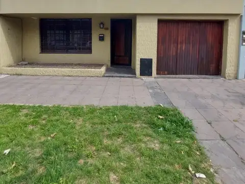 CASA EN ALQUILER 3 AMB. TEMPERLEY