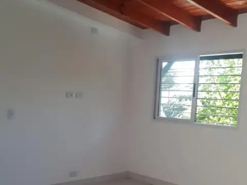 Depto Tipo Casa 2 ambientes con 1 baño