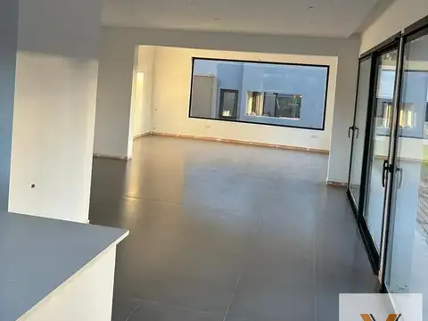 Casa en Alquiler al Este