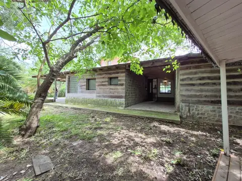 Casa en La Pista con gran terreno, barrio semi cerrado único !