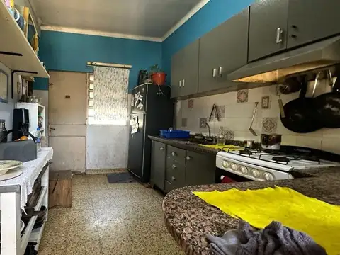 CASA 4 AMBIENTES EN VENTA EN DON BOSCO CON JARDIN