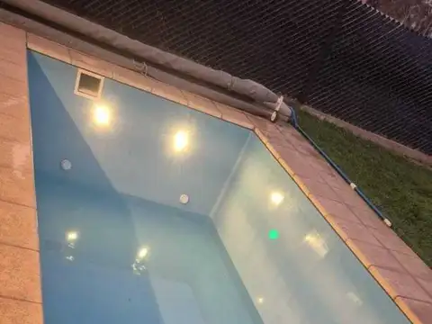 Casa 2 ambientes con 2 baños