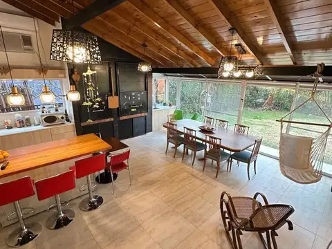 Casa en Venta con 2 cocheras