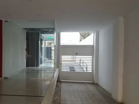 34 e/ 12 y 13 800, Piso PB